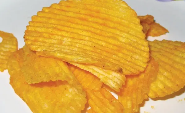 چیپس خانگی ؛ طعمی متفاوت تر و ارزان تر از بسته بندی های شرکتی