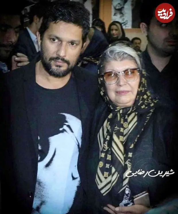 عکس| سفر در زمان؛ «حامد بهداد» در یک مراسم و در کنار مادرش؛ دهه 90