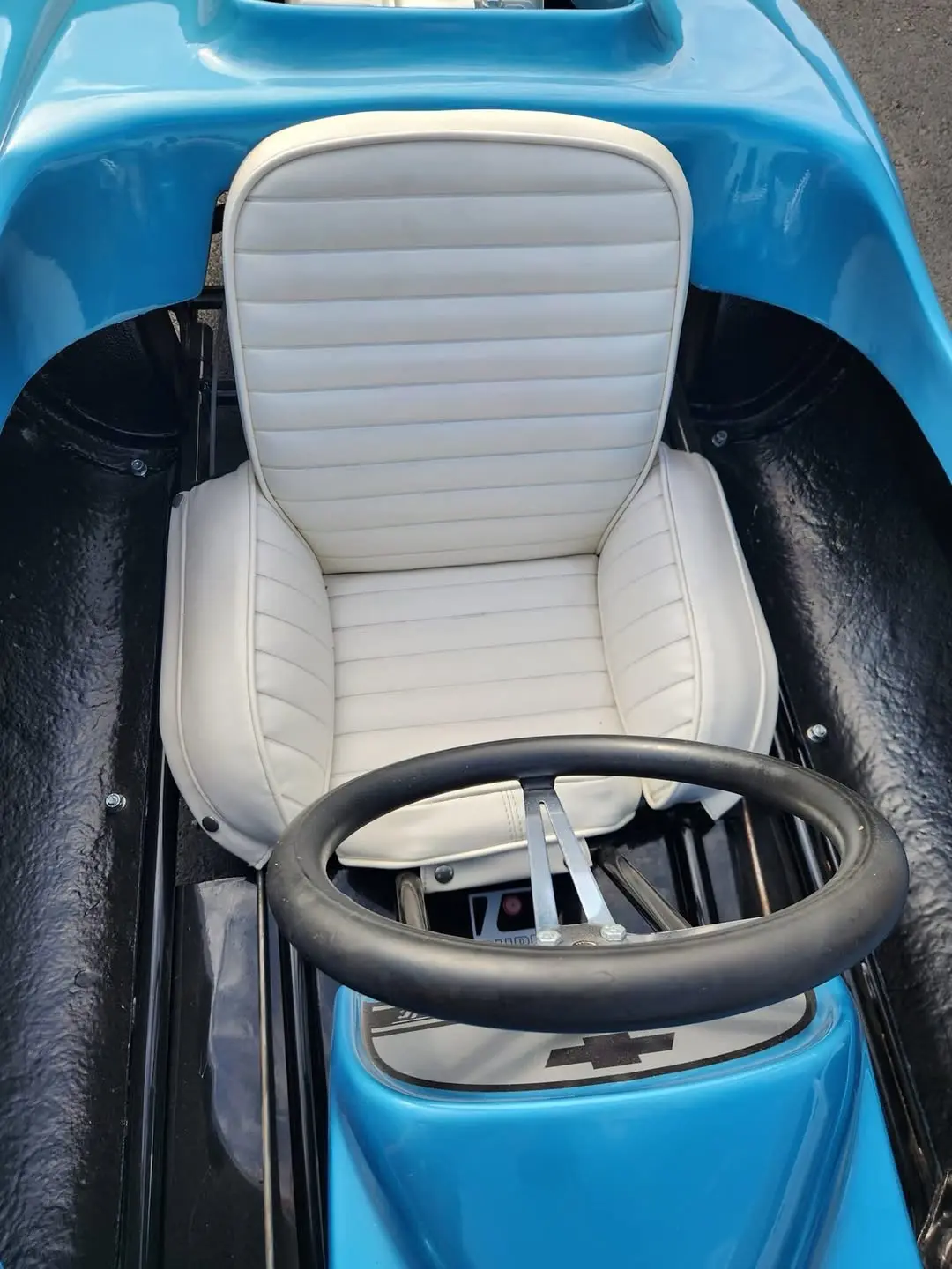 906