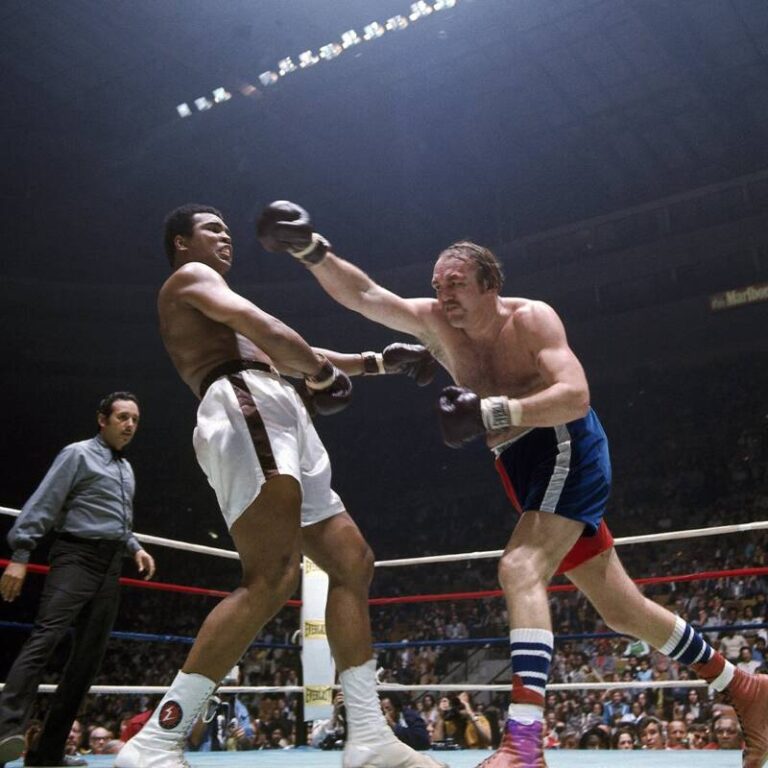 chuck-wepner-vs-muhammad-ali-768x768