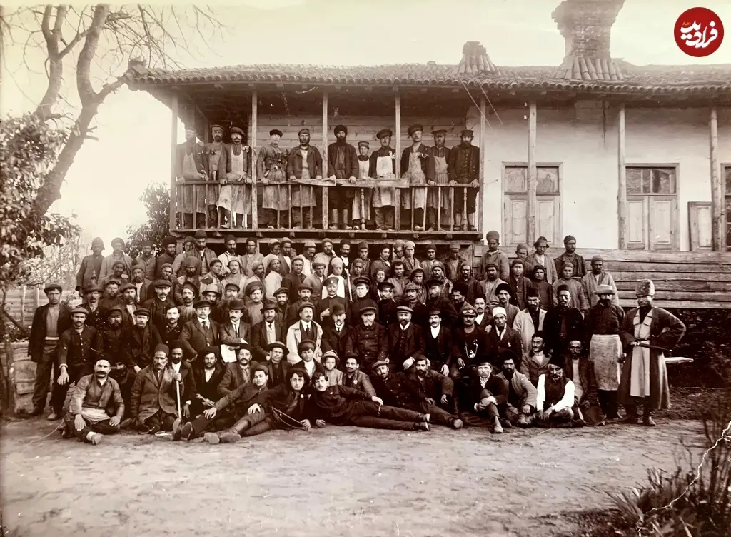 کارگران چوب بری آکاکی خوشتاریا