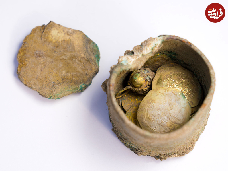Hoard-in-pot.-Clara-Amit-Israel-Antiquities-Authority