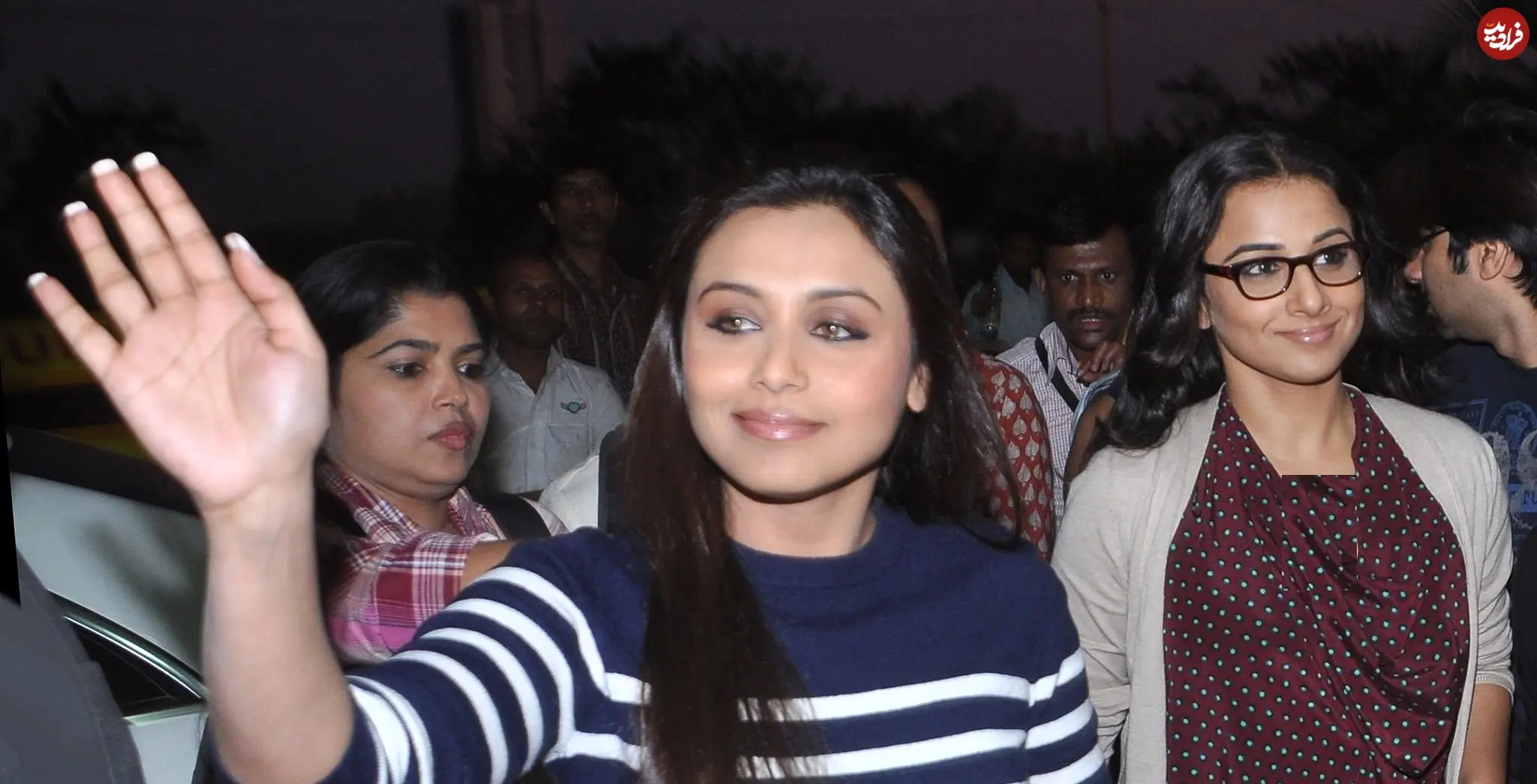 عکس| سفر در زمان؛ «رانی موکرجی ستاره بالیوود» در مرکز خرید اینوربیت در بمبئی؛ سال 1389