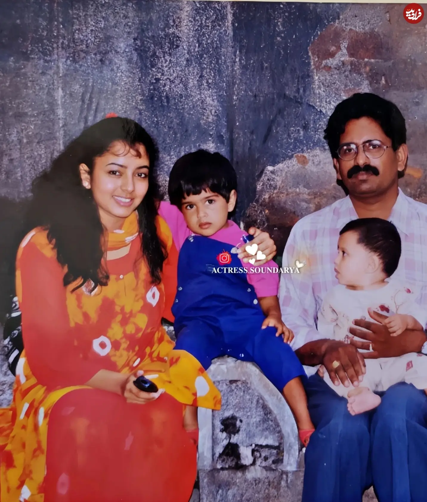actress.soundarya_1762608550_3761355595984341319_7450839028_11zon