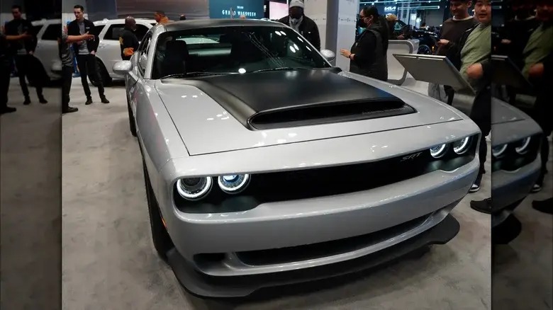 2023-dodge-challenger-srt-demon-170-1704395557_11zon