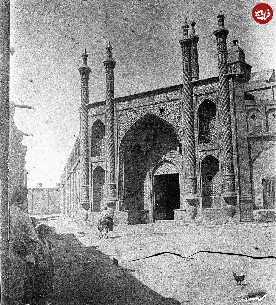 عبور با الاغ از دروازه