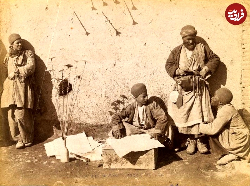 Brooklyn_Museum_-_A_Persian_Kite_Seller_and_Street_Barber_One_of_274_Vintage_Photographs