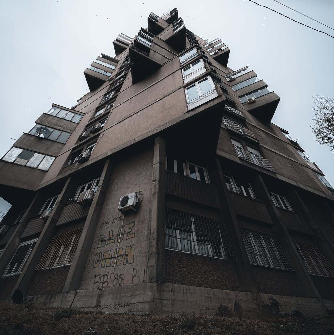 73