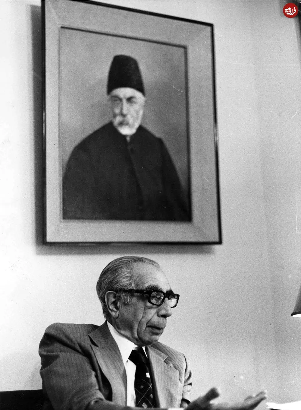 عکس| سفر در زمان؛ علی امینی در خانه اش در الهیه تهران؛ سال 1357