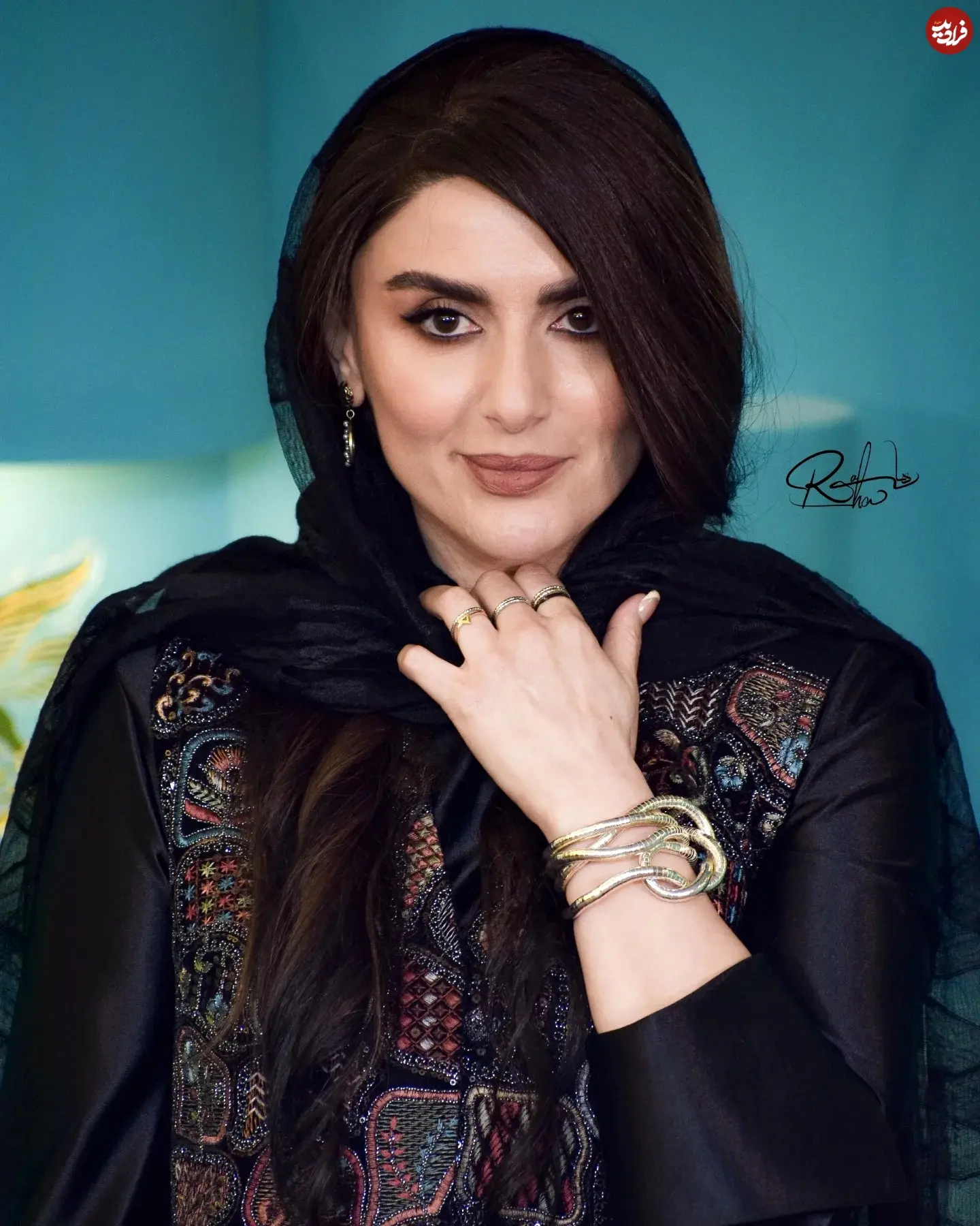 raaha_hashemiy_1738530744_3559376322149037822_54120692799_11zon