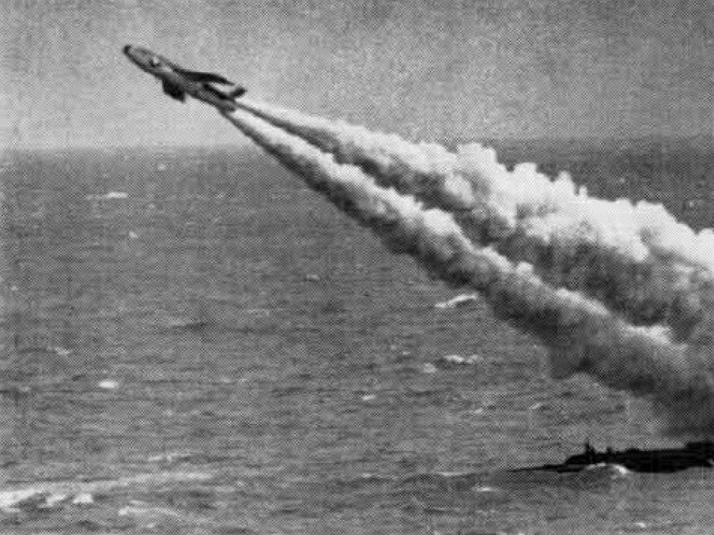 USS_Tunny_SSG-282_Regulus1_launch_NAN9-58