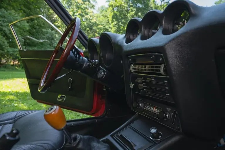 1971-Datsun-240Z-dash-767x512_6_11zon