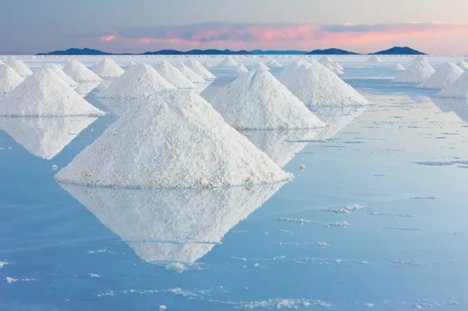 conical-mounds-salt-reflected-shallow-877986788_1_11zon