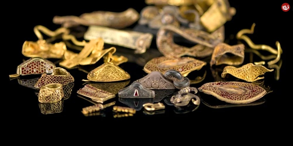 ۲. گنجینه استافوردشایر (Staffordshire Hoard)