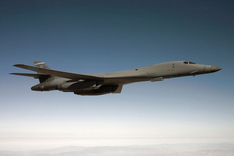 B-1B-Lancer-bomber-768x512