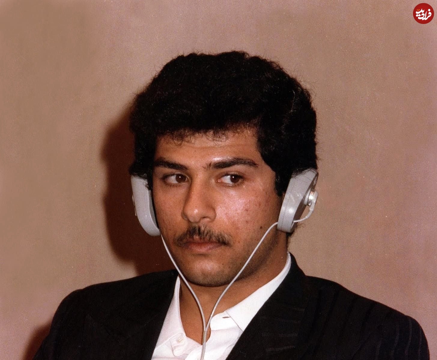 عکس| سفر در زمان؛ «قصی» پسر بی رحم «صدام حسین» در بغداد؛ سال 1372 عکس| سفر در زمان؛ «قصی» پسر بی رحم «صدام حسین» در بغداد؛ سال 1372