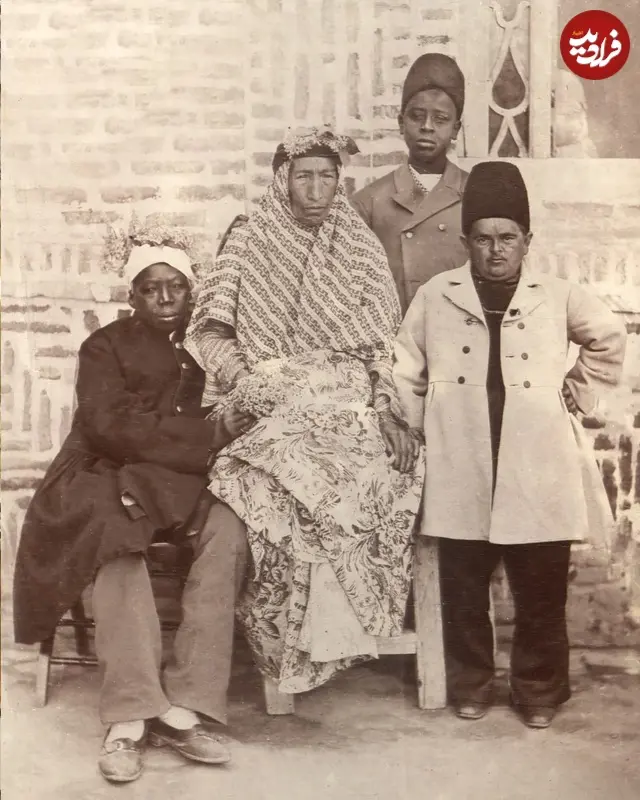 خواجه ها و ندیمه