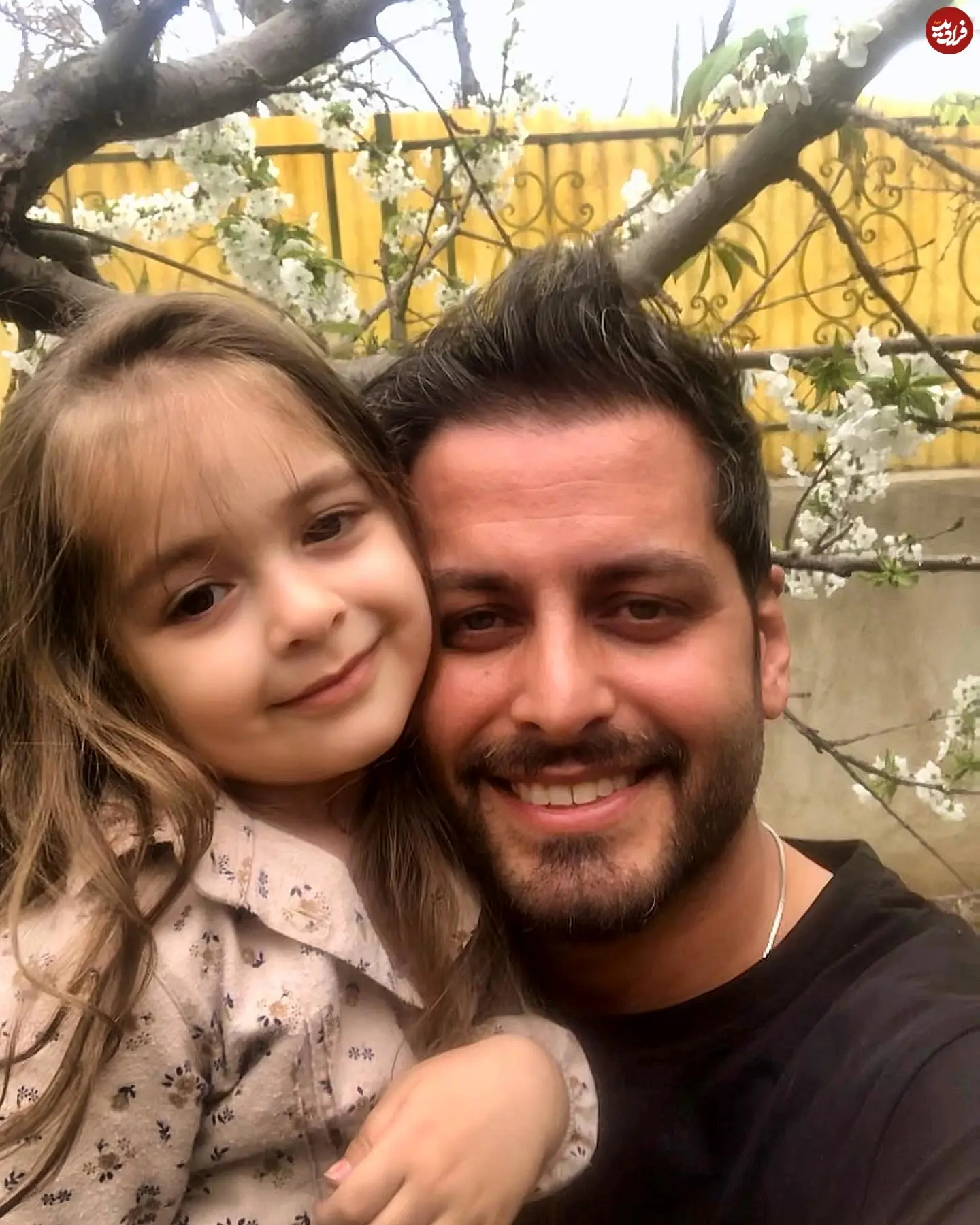 عکس| سفر در زمان؛ «محمدعلی» 4 سال بعد سریال آنام در کنار خواهرزاده اش؛ سال 1400