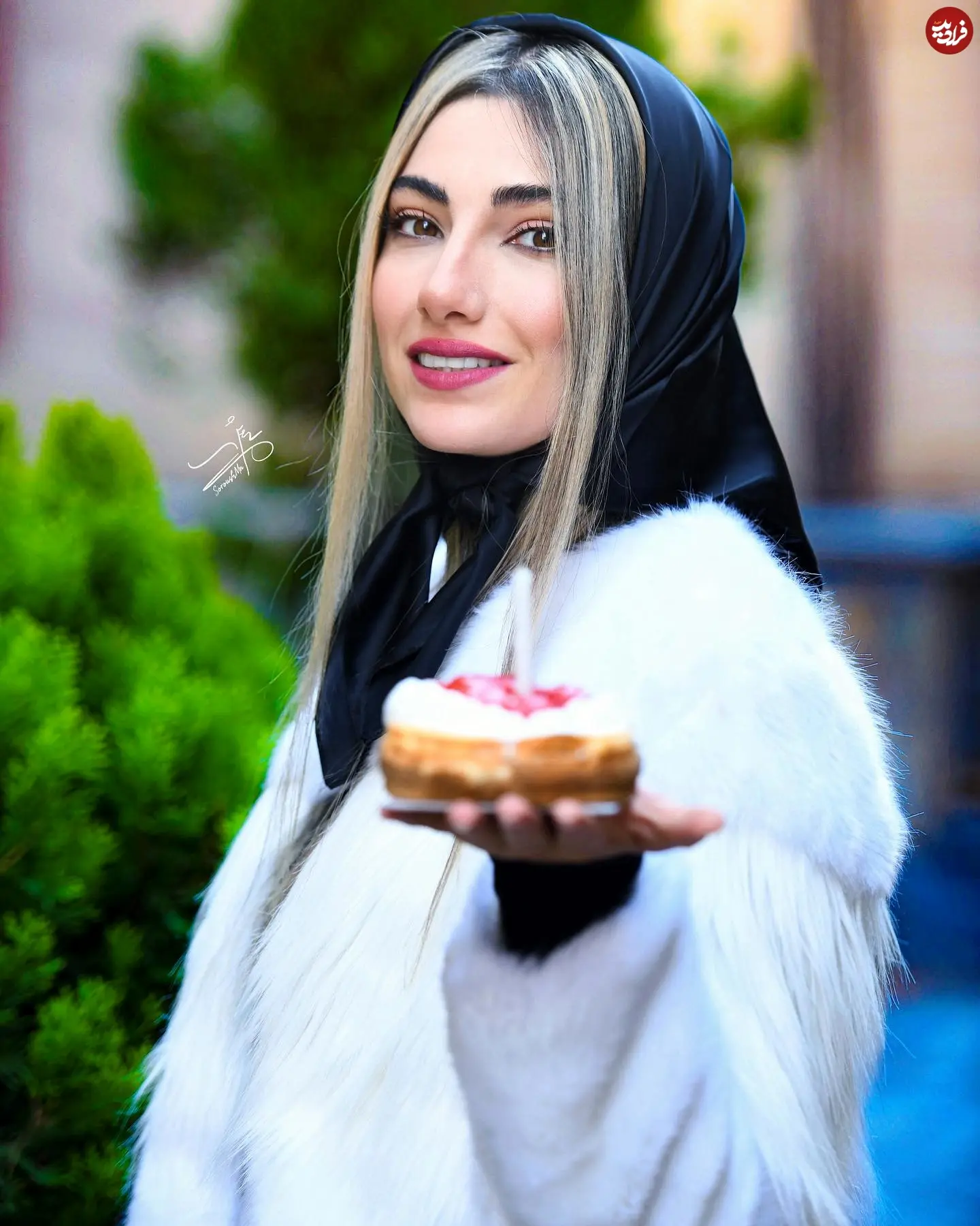 mahyadehghani70_1705220443_3279949263013031437_1573285126