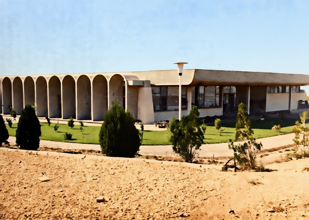 عکس؛ سفر در زمان؛ رستوران دانشگاه تهران در کوی دانشگاه دهۀ چهل خورشیدی