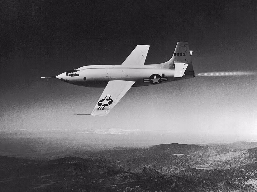 Bell_X-1_46-062_in_flight