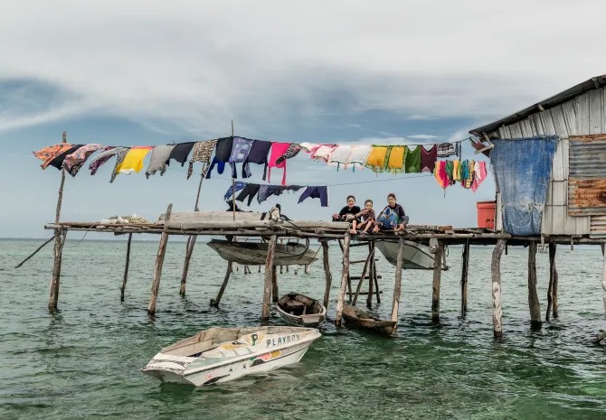 bajau-laut-people-sea-gipsies-862362499_2_11zon