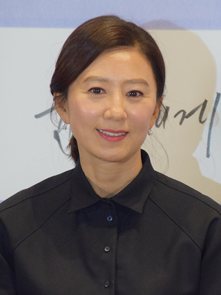 320px-Kim_Hee-ae_in_2019_(cropped)