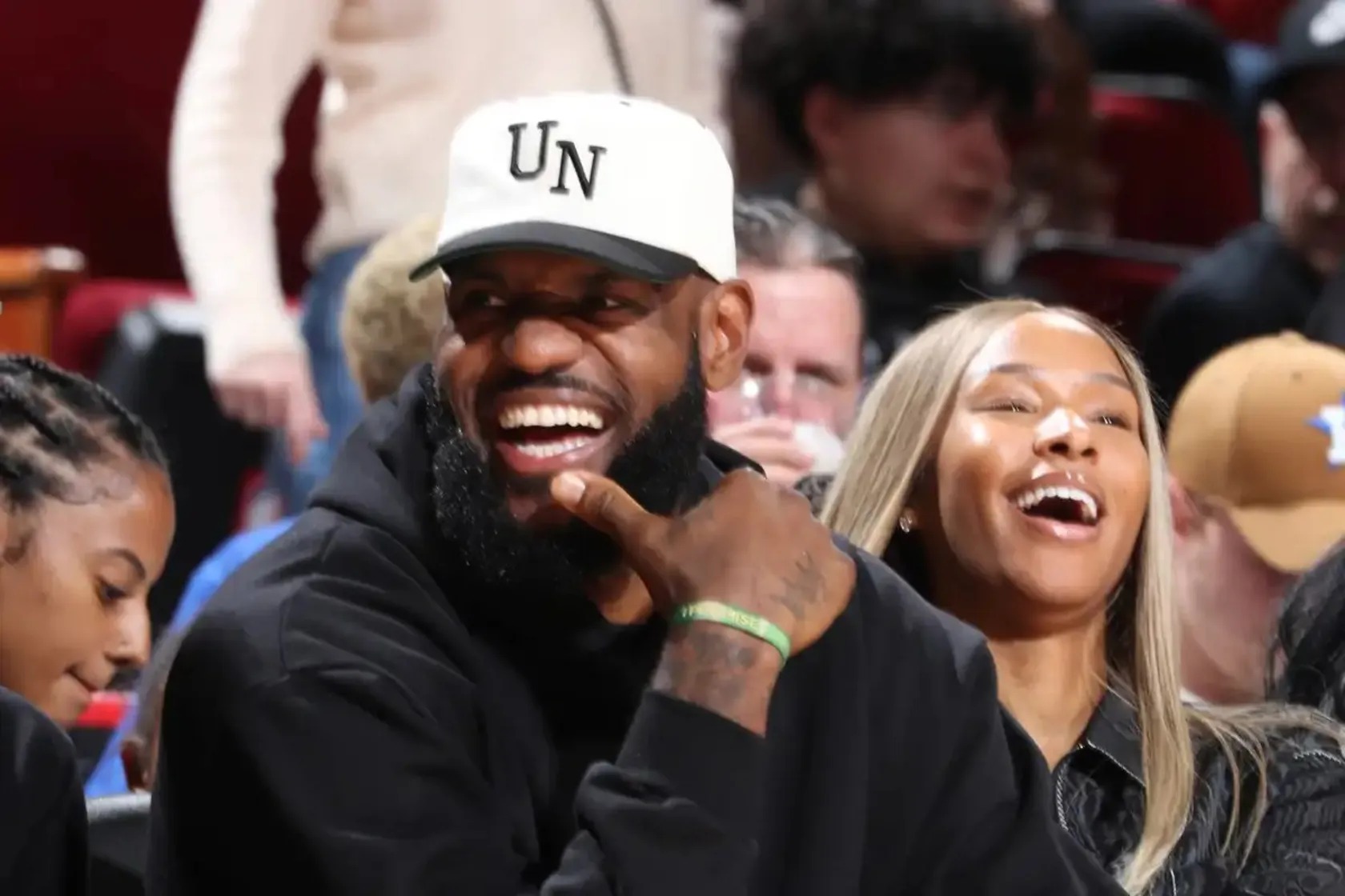 lebron-james-68581615f47107d53f371bfd_11zon