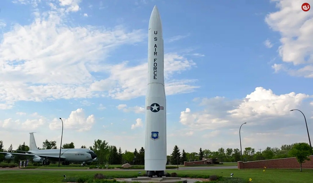 2. III (LGM-30G Minuteman III_11zon