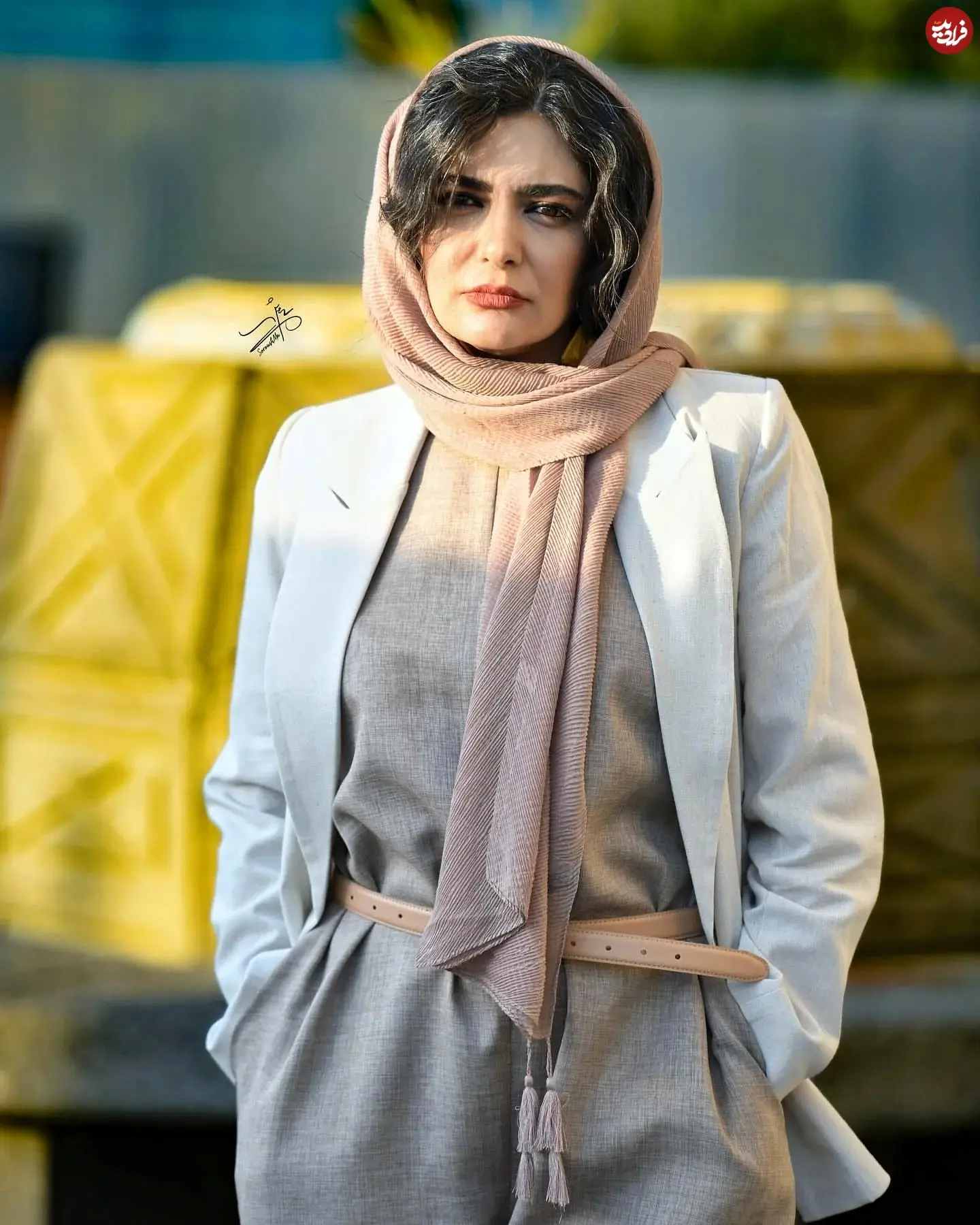 manotoartist_1764048797_3773437263355880918_49074114472_11zon