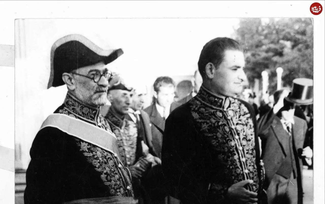 عکس| سفر در زمان؛ «محمدعلی فروغی» به همراه برخی اعضای کابینه خود در مجلس شورای ملی