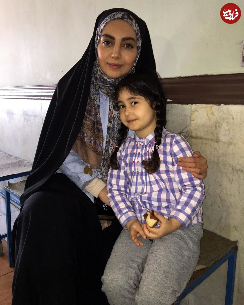 sara_and_nasrin_1583602625_2259745068118162077_6027118060