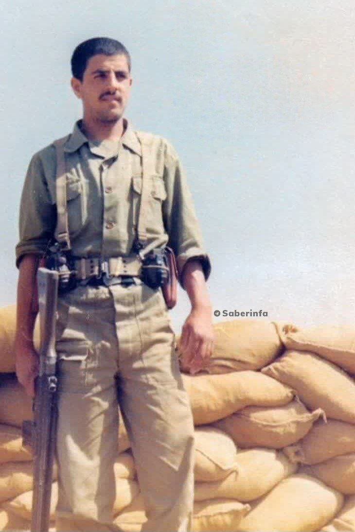 عکس؛ سفر در زمان؛ تصویری کمتر دیده شده از فرمانده کل سپاه در جنگ با عراق عکس؛ سفر در زمان؛ تصویری کمتر دیده شده از فرمانده کل سپاه در جنگ با عراق