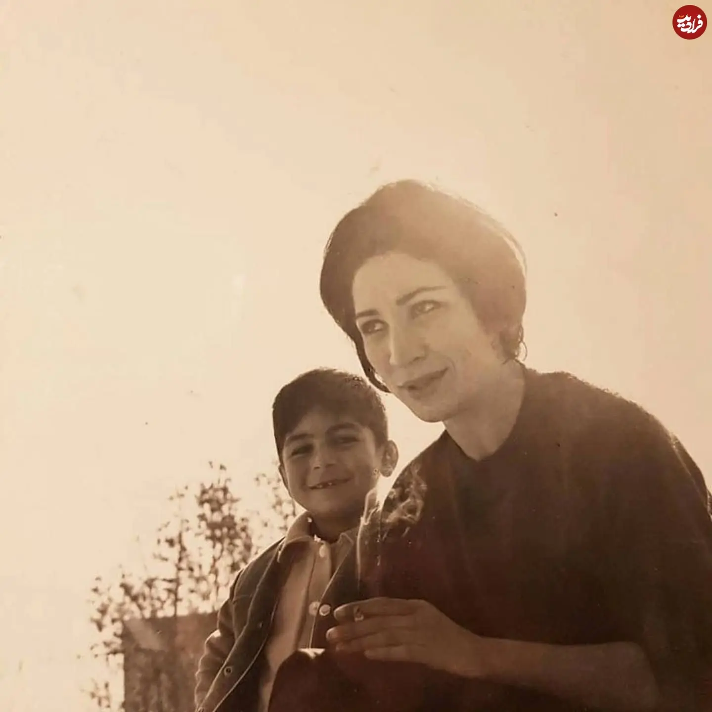 11zon_iranian_artist_art_1765102464_3782276067319629641_2459859671