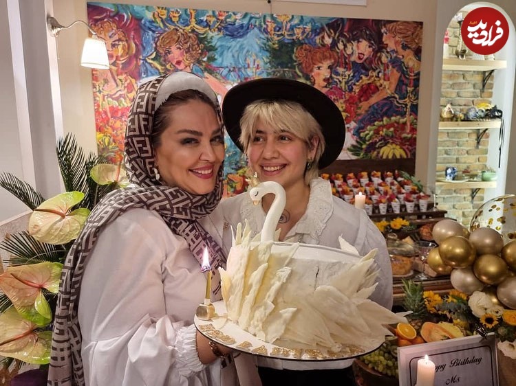 عکس؛ سفر در زمان؛ «سارا، مادرخوانده مومو» سریال بچه مهندس 2 در جشن تولد 48 سالگی اش عکس؛ سفر در زمان؛ «سارا، مادرخوانده مومو» سریال بچه مهندس 2 در جشن تولد 48 سالگی اش