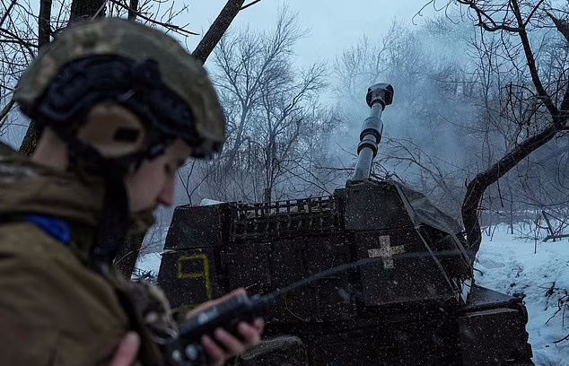 80168489-12977603-Ukrainian_servicemen_of_the_92nd_Separate_Assault_Brigade_fire_a-a-17_1705581297550