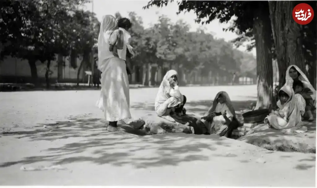 زنان تهران جوی آب