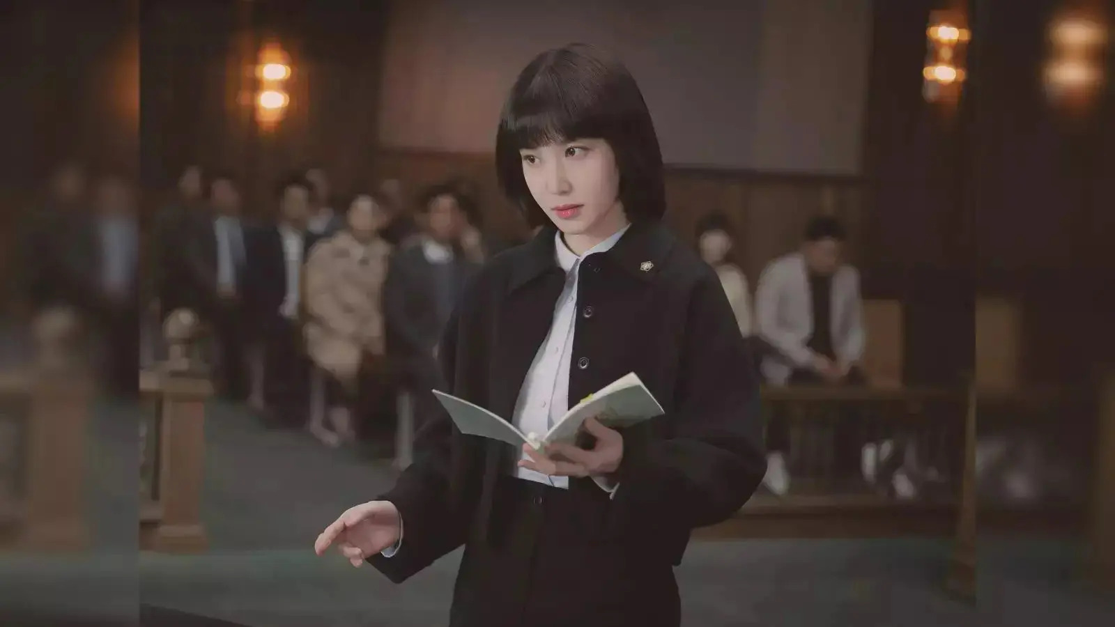 extraordinary-attorney-woo-young-woman-in-black_16_11zon