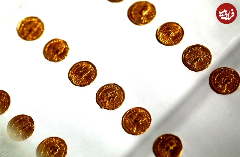 Coins-lined-up