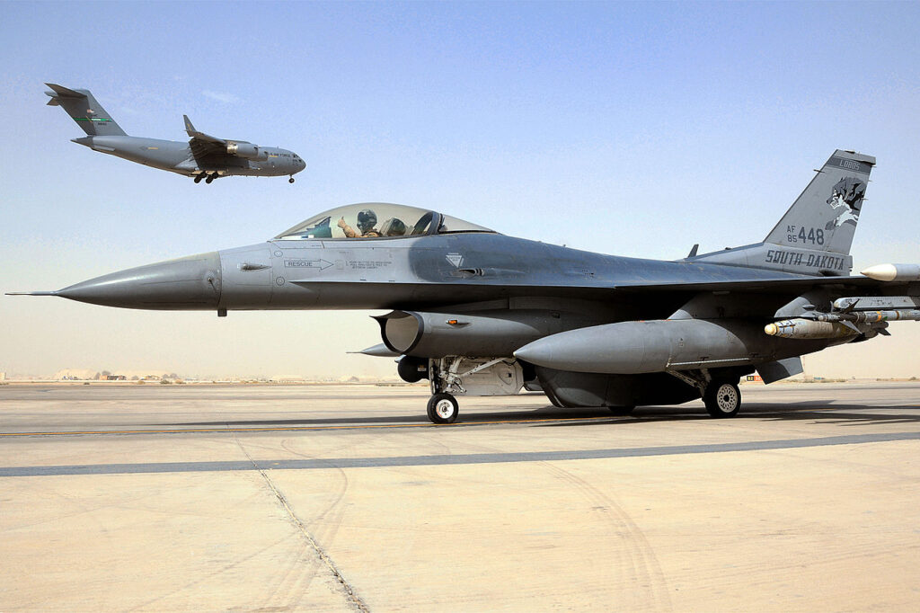 F-16-Fighting-Falconsds-1024x682