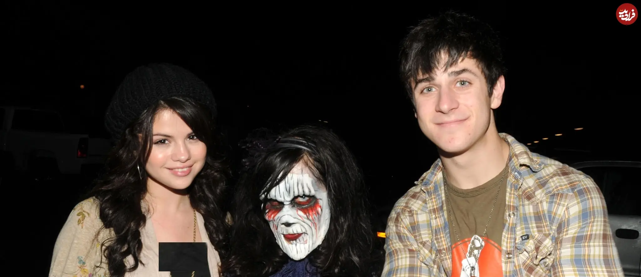 عکس| سفر در زمان؛ «سلنا گومز» در مزرعه ترسناک ناتس و در کالیفرنیا؛ سال 1388