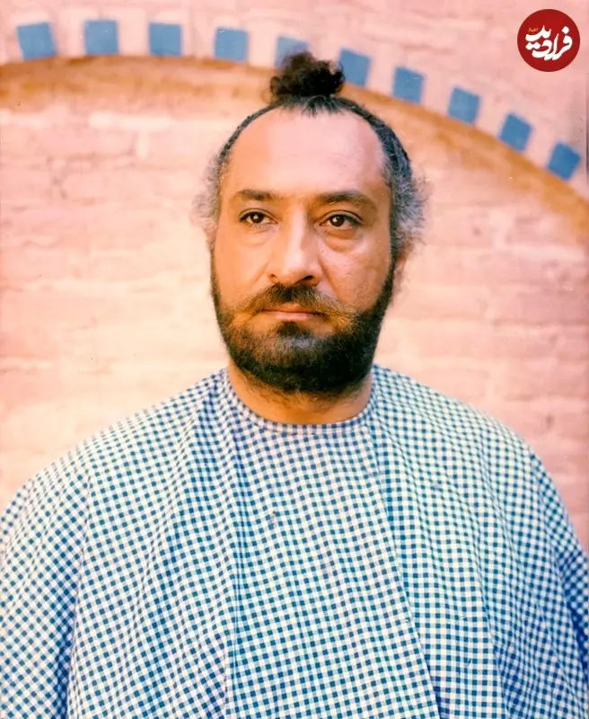 عکس| سفر زمان؛ چهرۀ «داریوش ارجمند» در 45 سالگی در پشت‌صحنه یک فیلم؛ سال 68