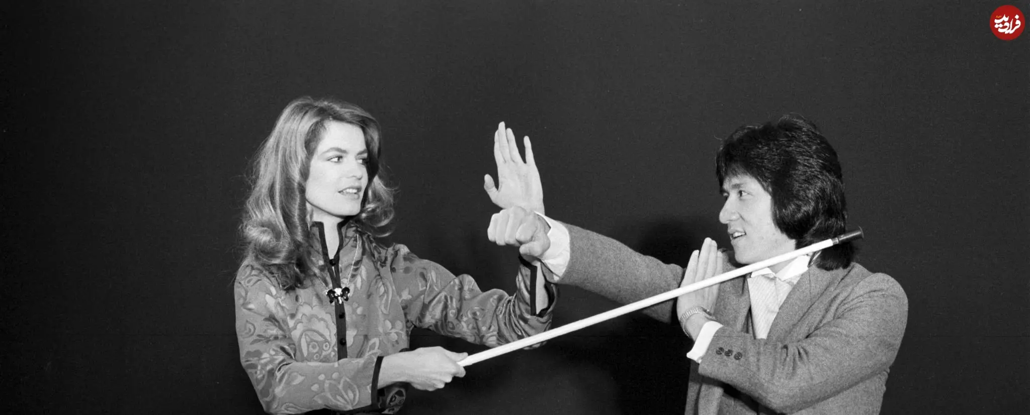 عکس| سفر در زمان؛  «جکی چان» در یک استودیو عکاسی در پاریس؛ سال 1351