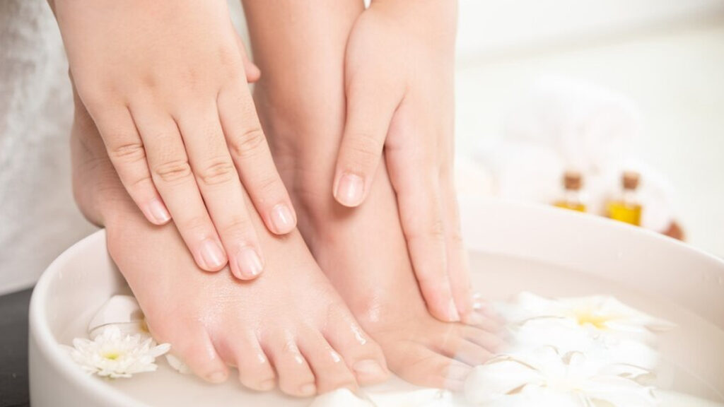 soaking-legs-in-water-1024x576