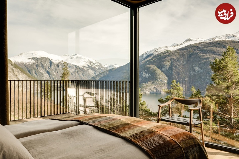 18-07-holiday-home-office-inainn-architecture-norway_dezeen_2364_col_35