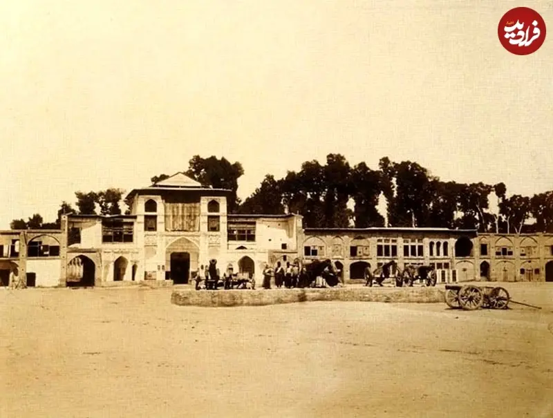 میدان خاکب