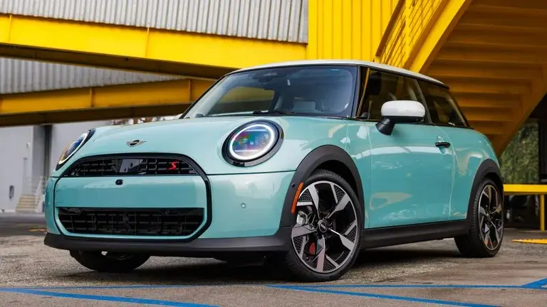 22-2026-mini-cooper-hardtop-front-view-1