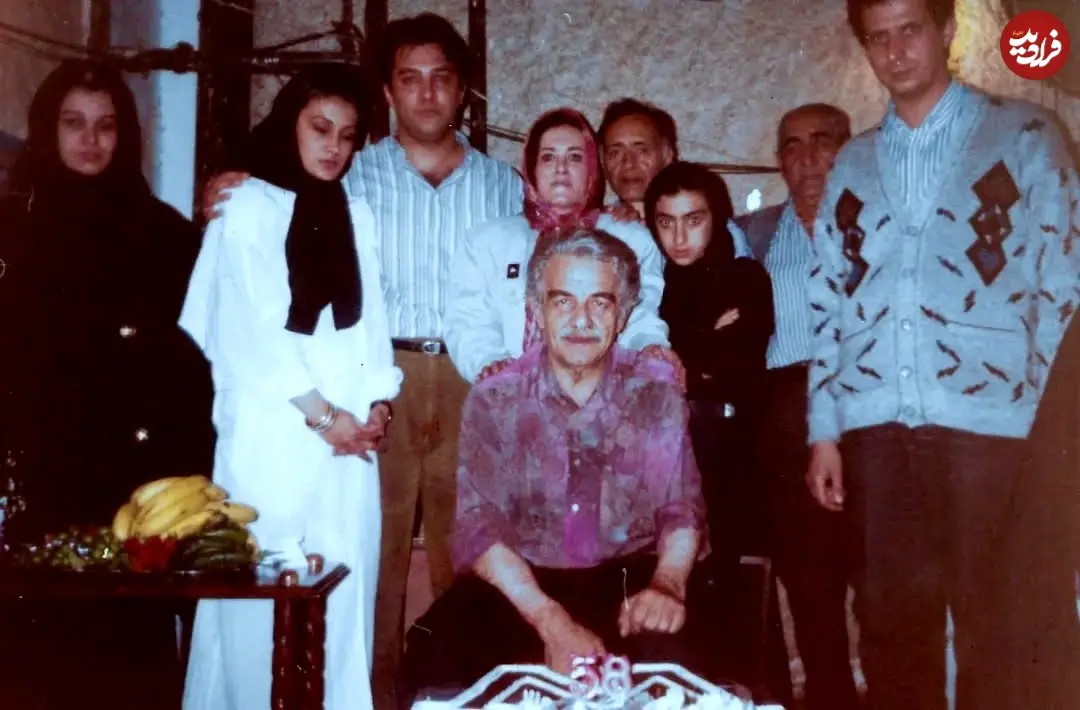 عکس| سفر در زمان؛ «کامران ملک مطیعی» در جشن تولد 58 سالگی «منوچهر نوذری»؛ سال 58