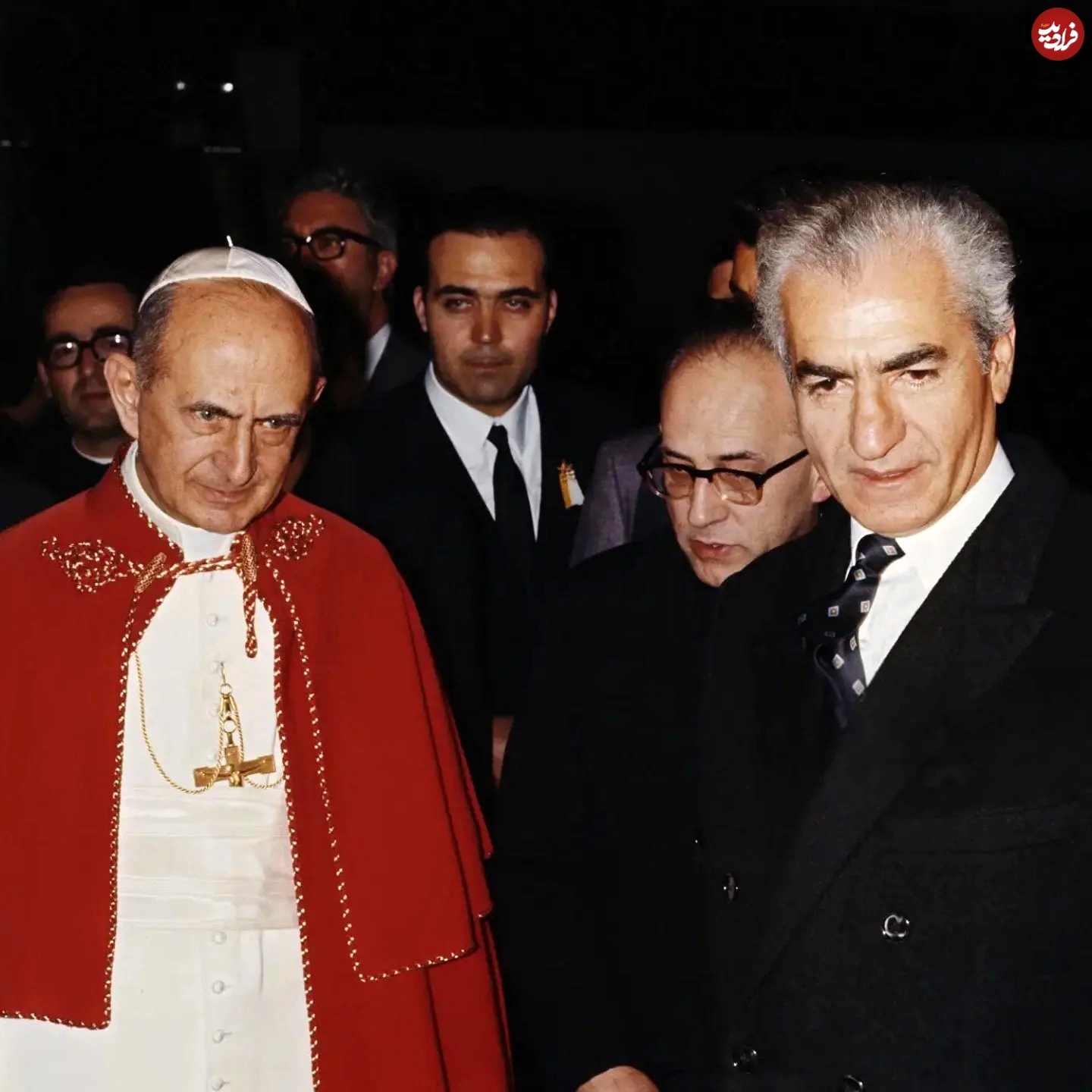 عکس| سفر در زمان؛ دیدار «محمدرضا پهلوی با پاپ پل ششم» در تهران؛ سال 1349 عکس| سفر در زمان؛ دیدار «محمدرضا پهلوی با پاپ پل ششم» در تهران؛ سال 1349