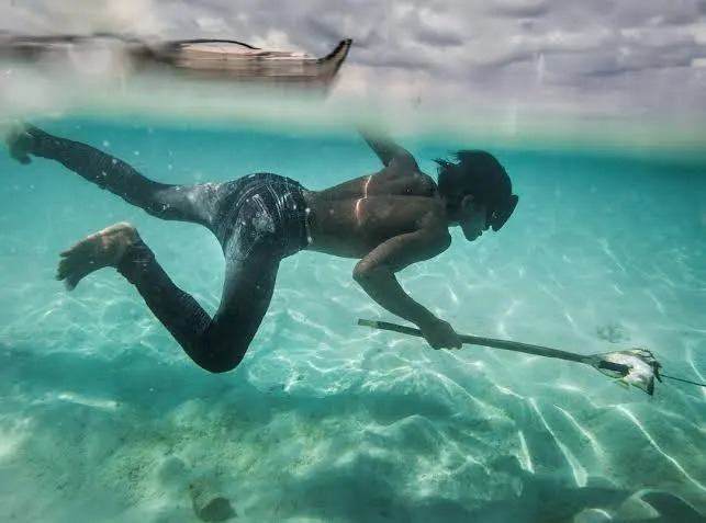 bajau-nomads-sea-862367377-1_6_11zon